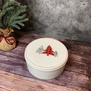 10 Strawberry Street ~ North Pole Bed & Breakfast Ceramic Cookie Tin